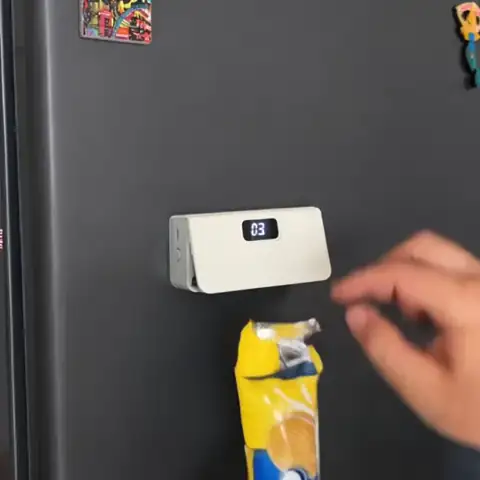 Sealing a snack bag